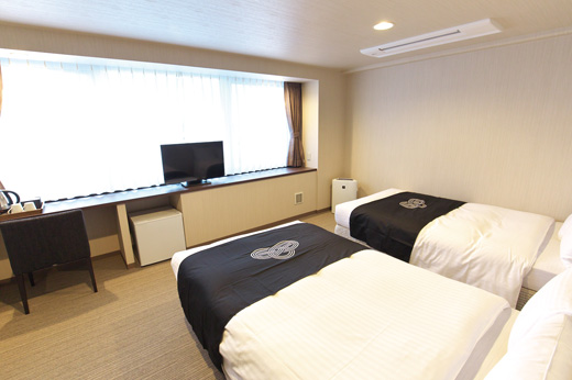 ユニバーサルツイン